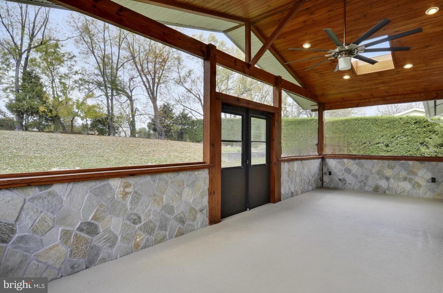 18004 Muncaster Road photo 31