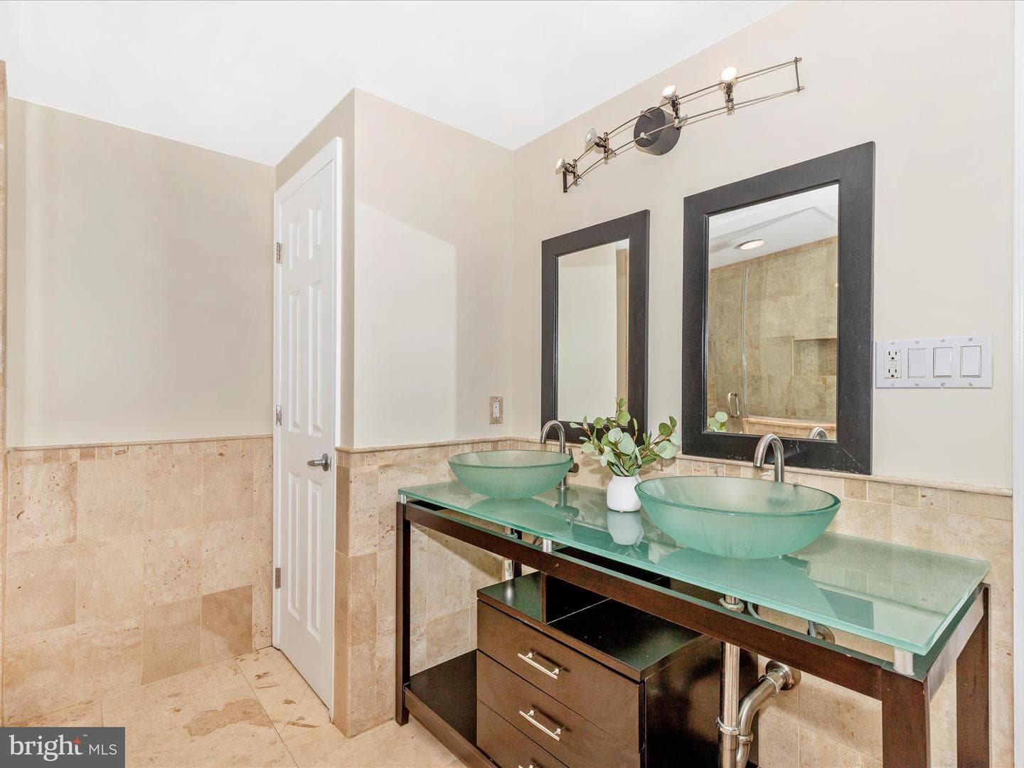 18004 Muncaster Road photo 38
