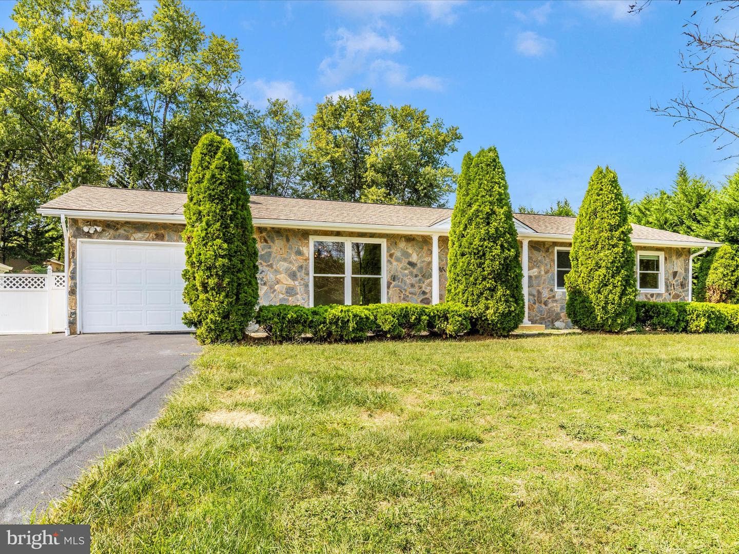 18004 Muncaster Road photo 41