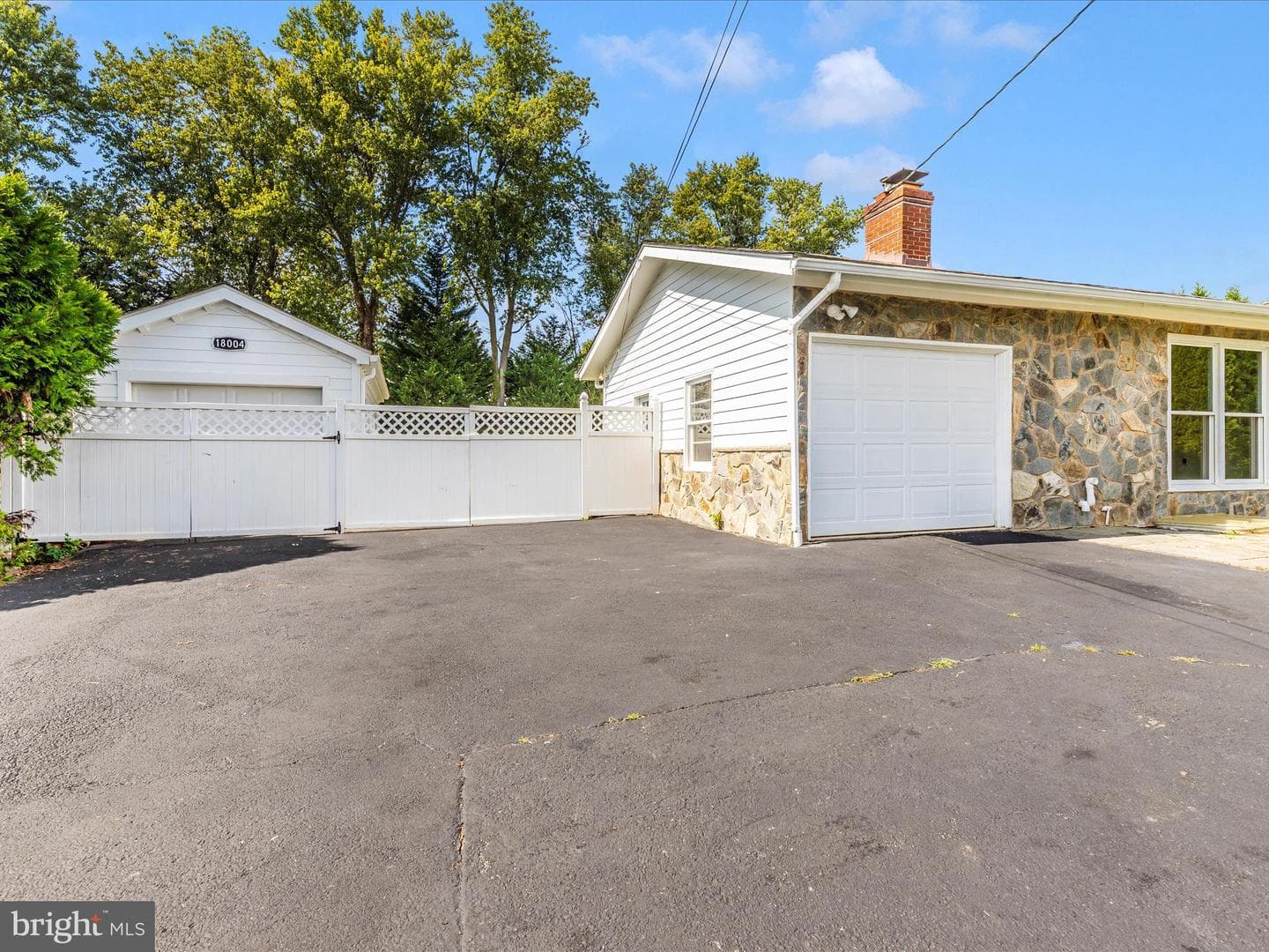 18004 Muncaster Road photo 42