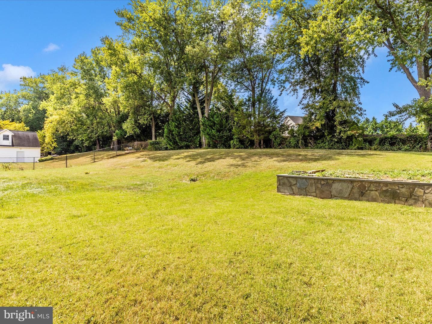 18004 Muncaster Road photo 43