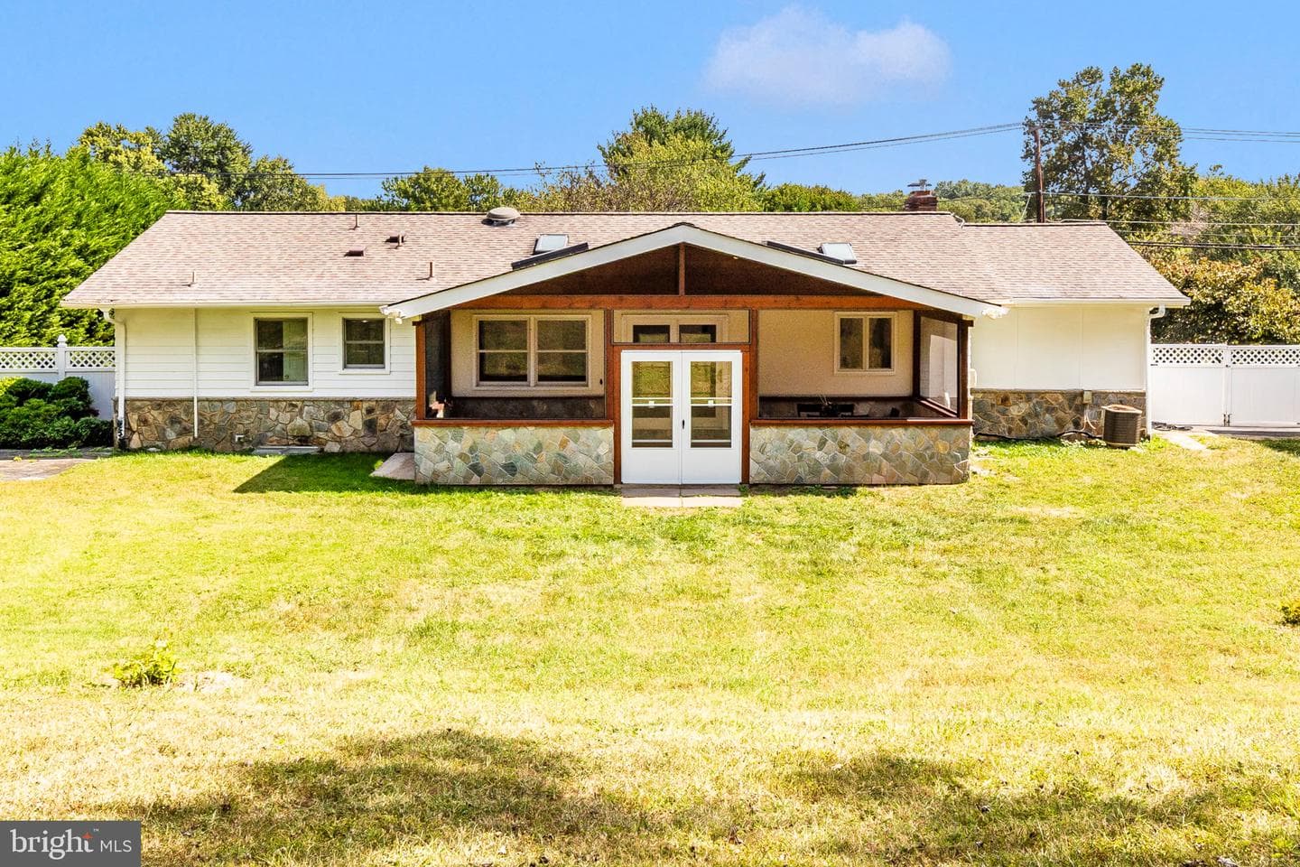 18004 Muncaster Road photo 47