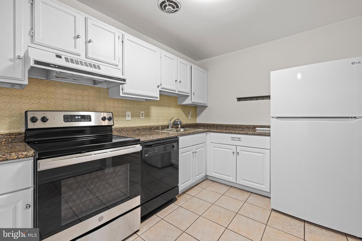 19587 Brassie Place #8-D photo 17