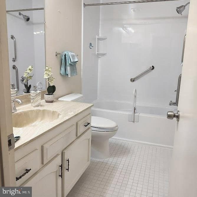 3613 Edelmar Terrace #131-B photo 12