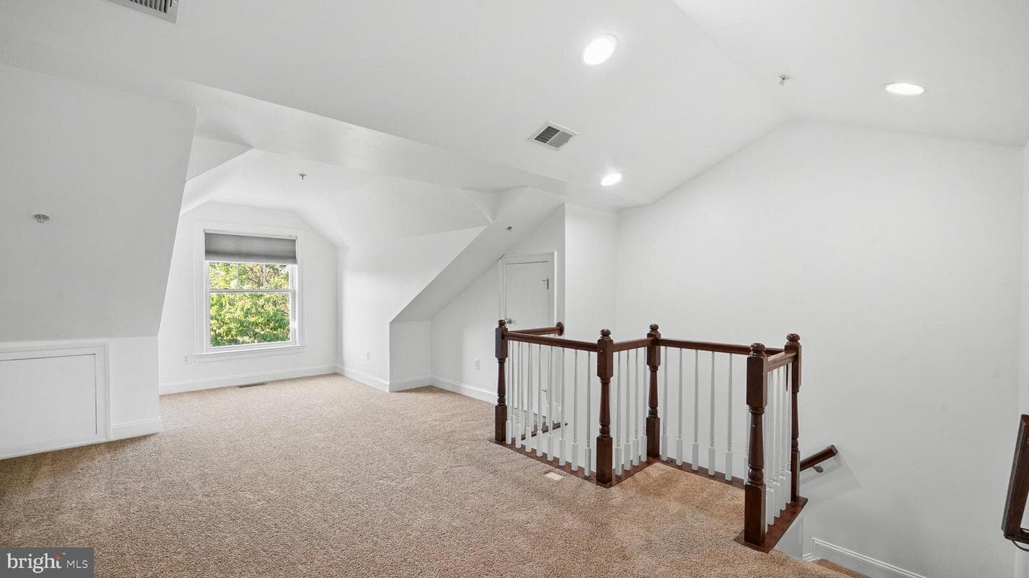 709 Glouster Knoll Drive photo 27