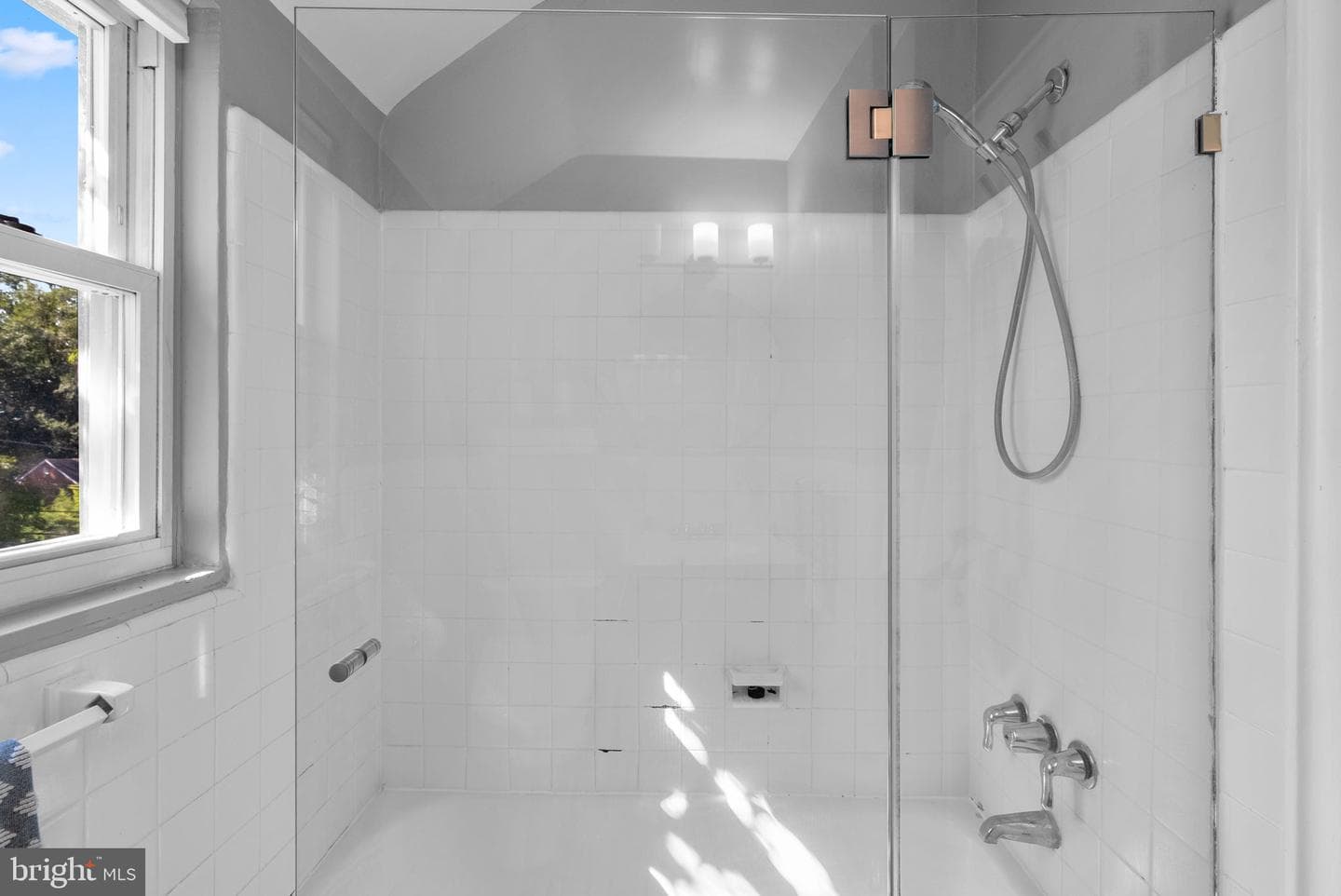 2611 East West Highway photo 31