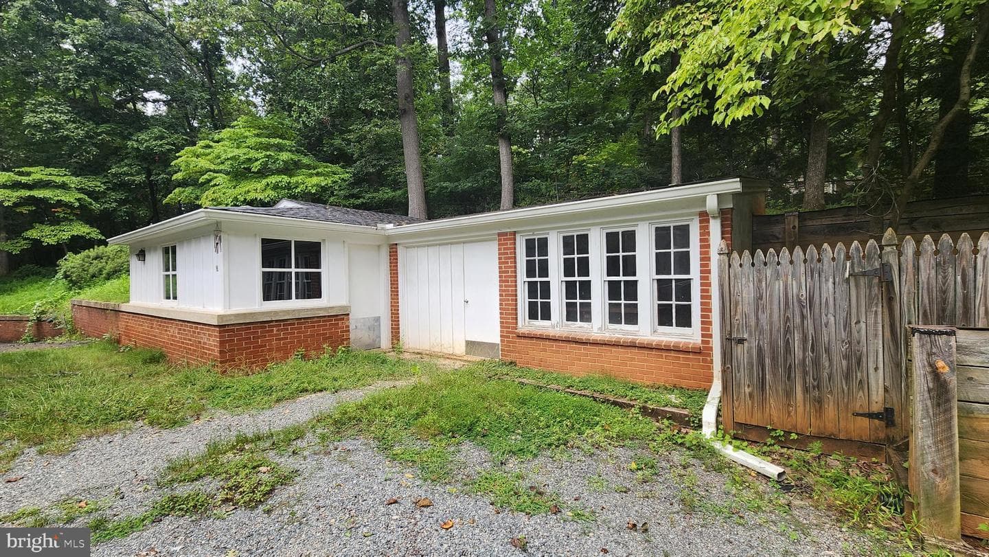 9801 Watts Branch Drive photo 2