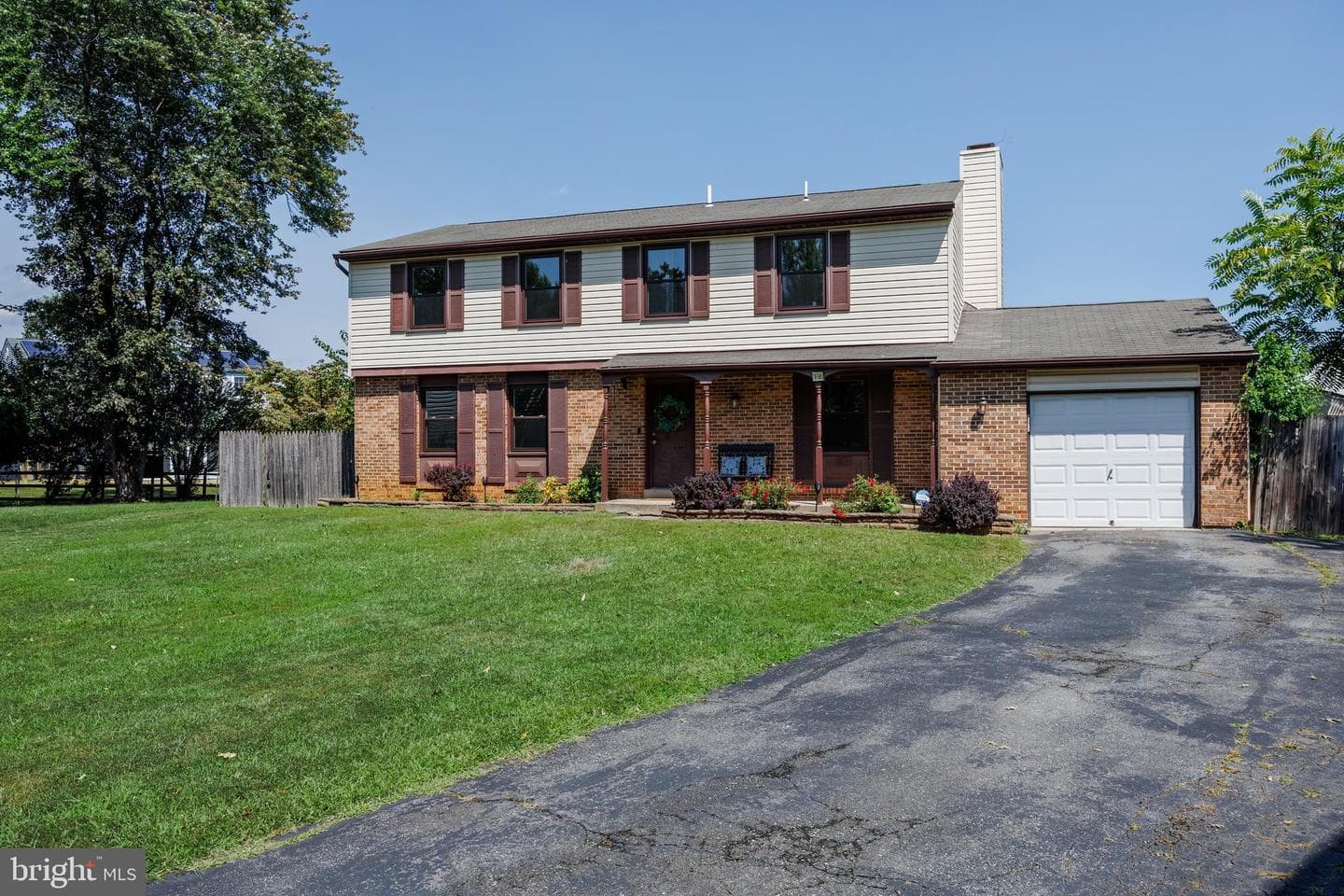 8105 Irwell Court photo 4