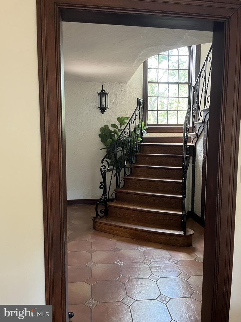 105 Summerfield Road photo 15