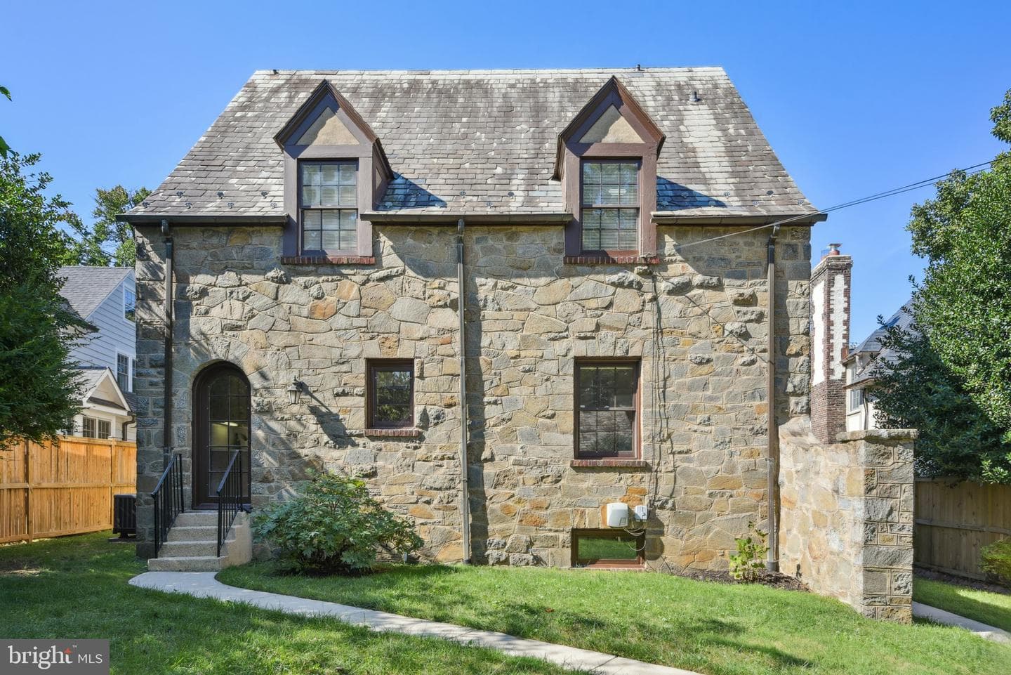 105 Summerfield Road photo 49