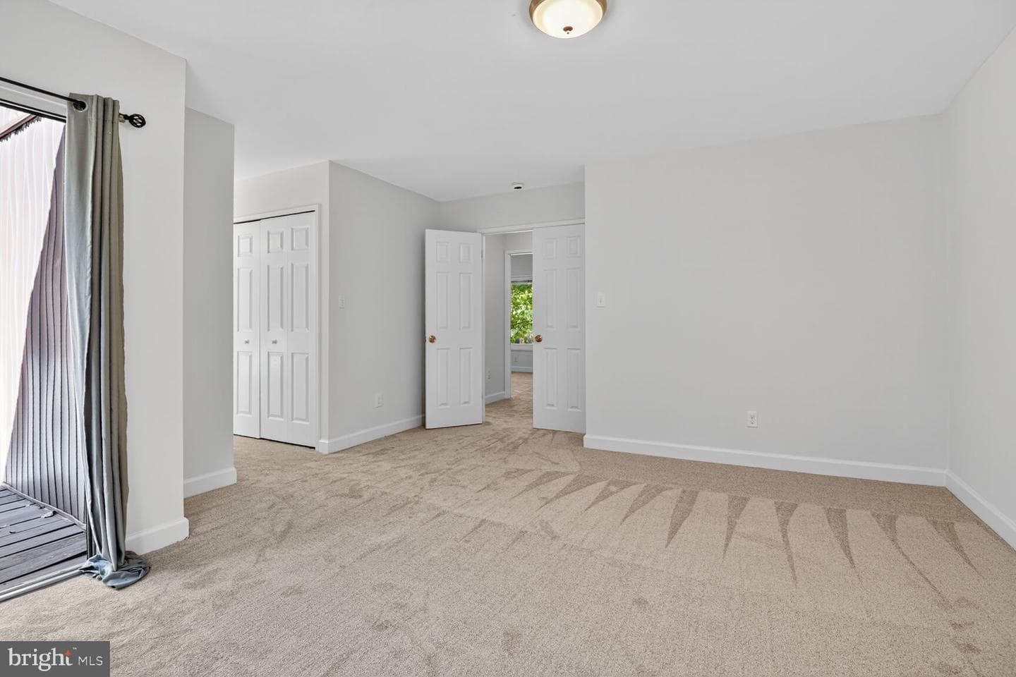 9722 Shadow Oak Drive photo 17