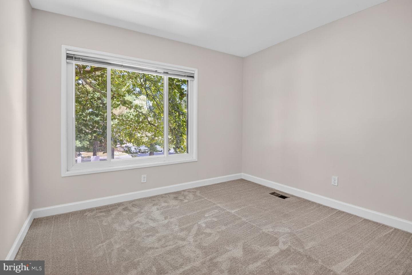 9722 Shadow Oak Drive photo 22