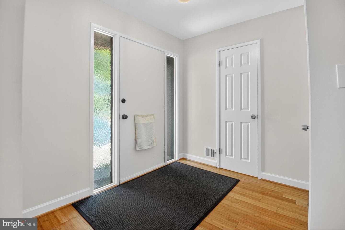 9722 Shadow Oak Drive photo 4