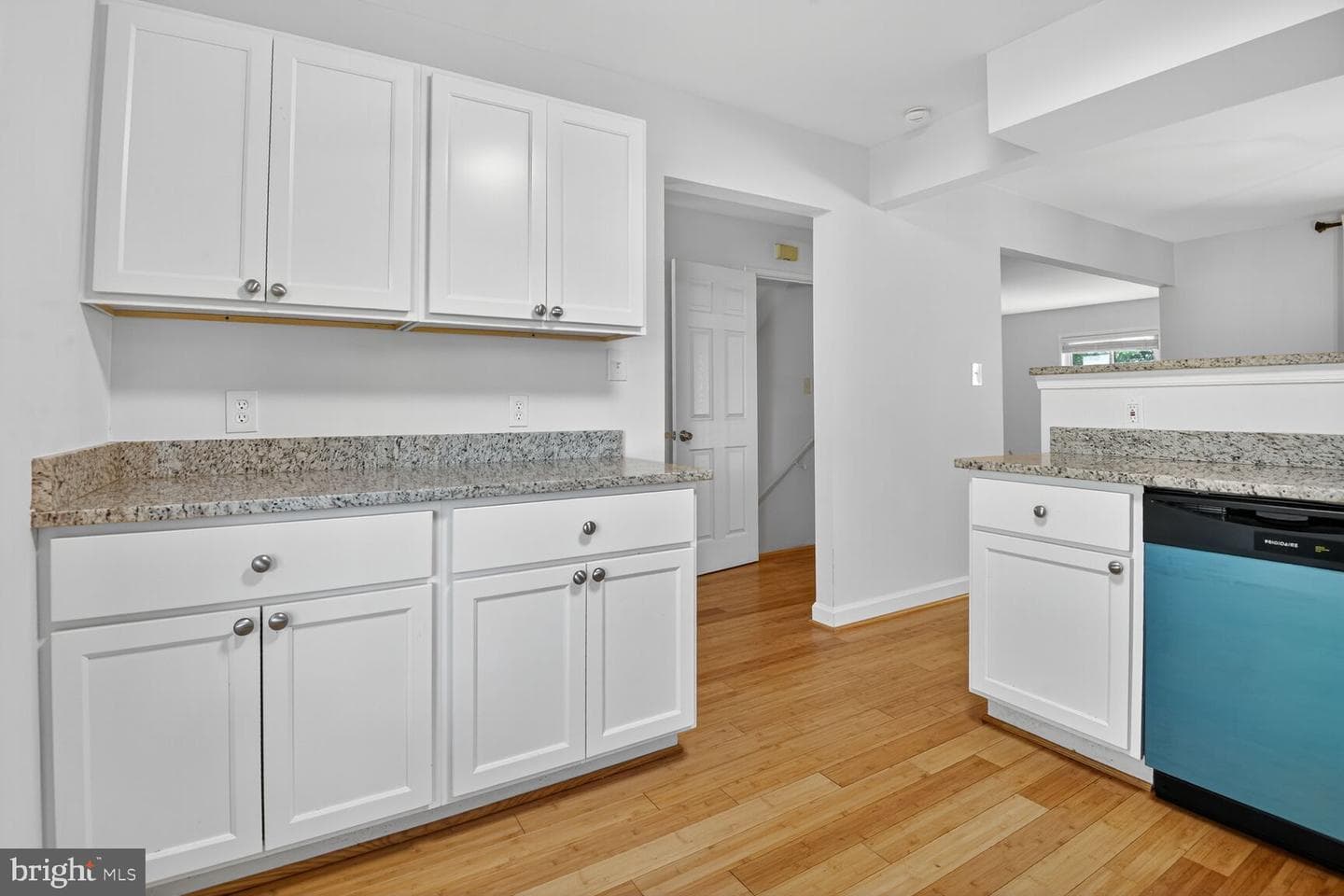 9722 Shadow Oak Drive photo 7