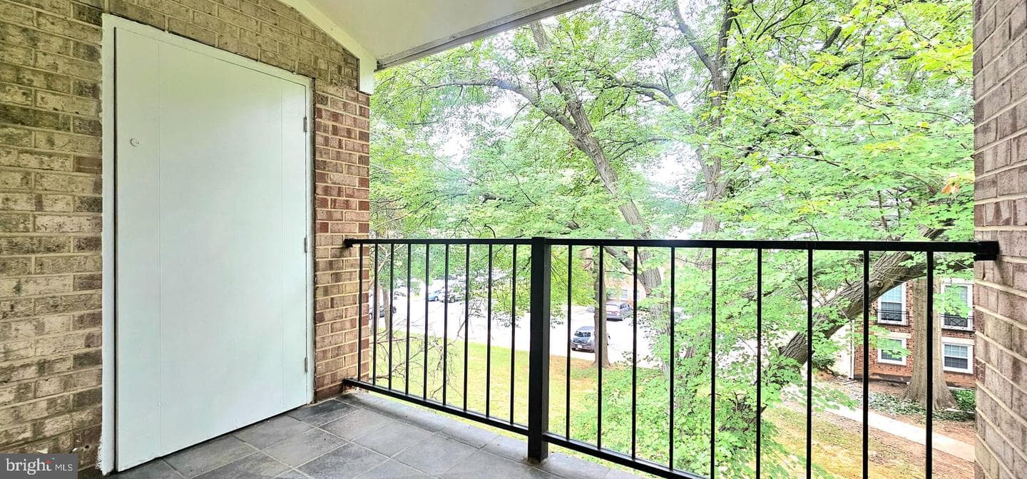 818 Quince Orchard Boulevard #202 photo 18