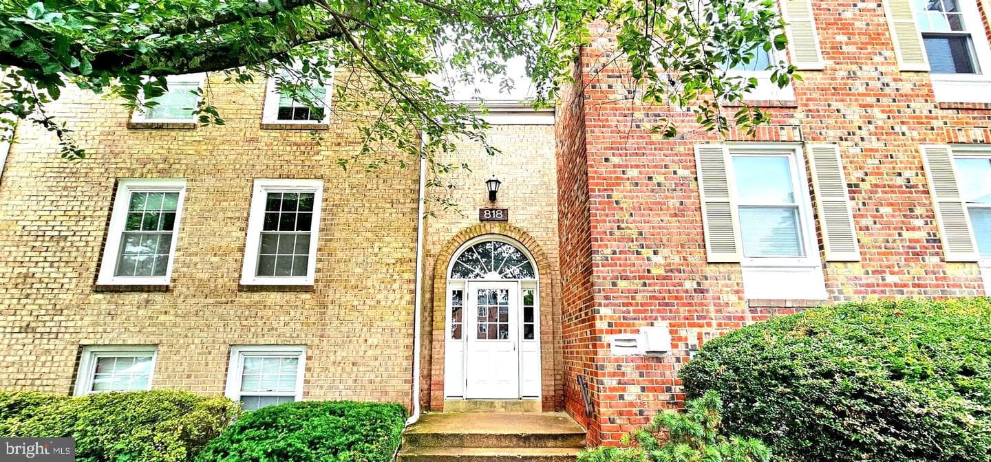 818 Quince Orchard Boulevard #202 photo 2
