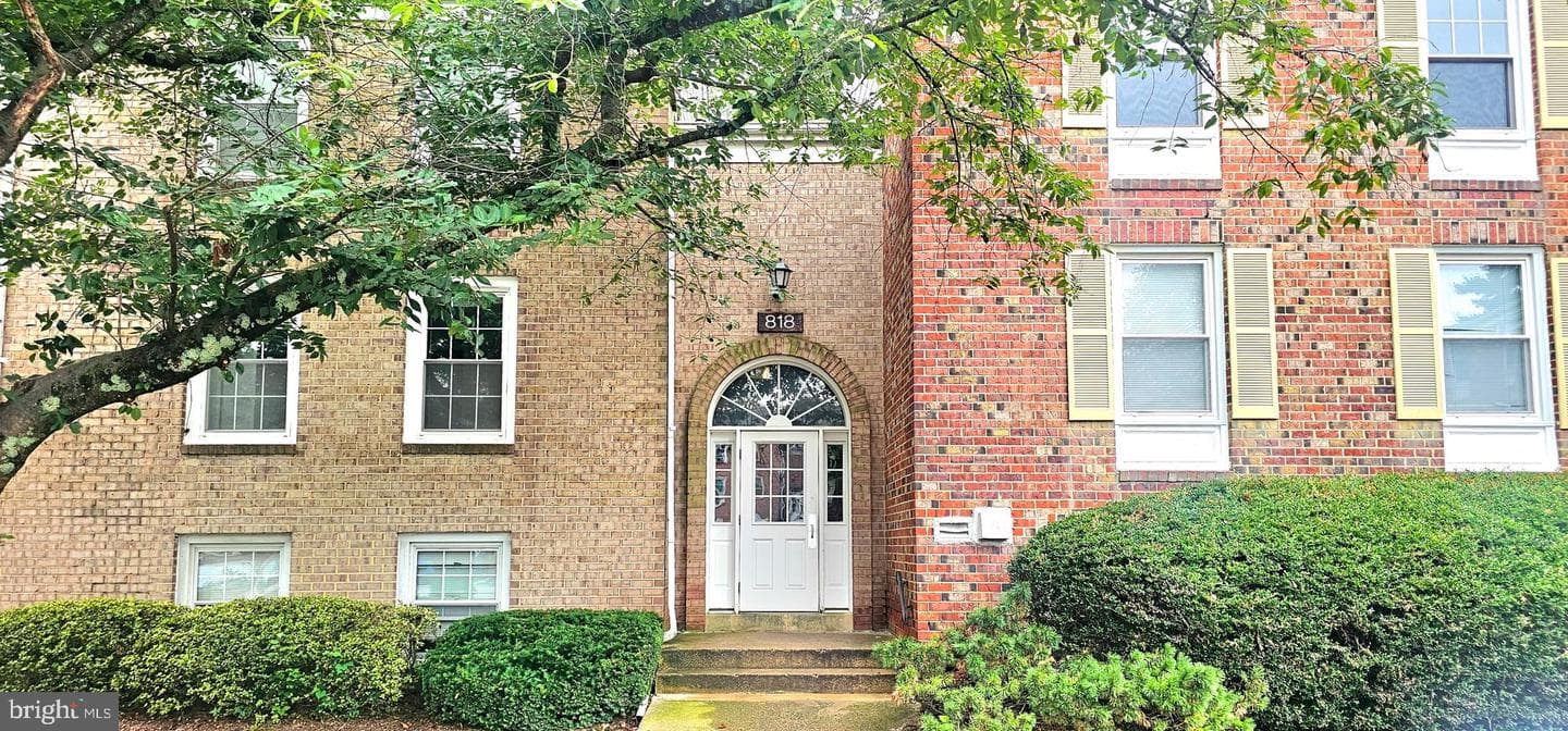 818 Quince Orchard Boulevard #202 photo 35