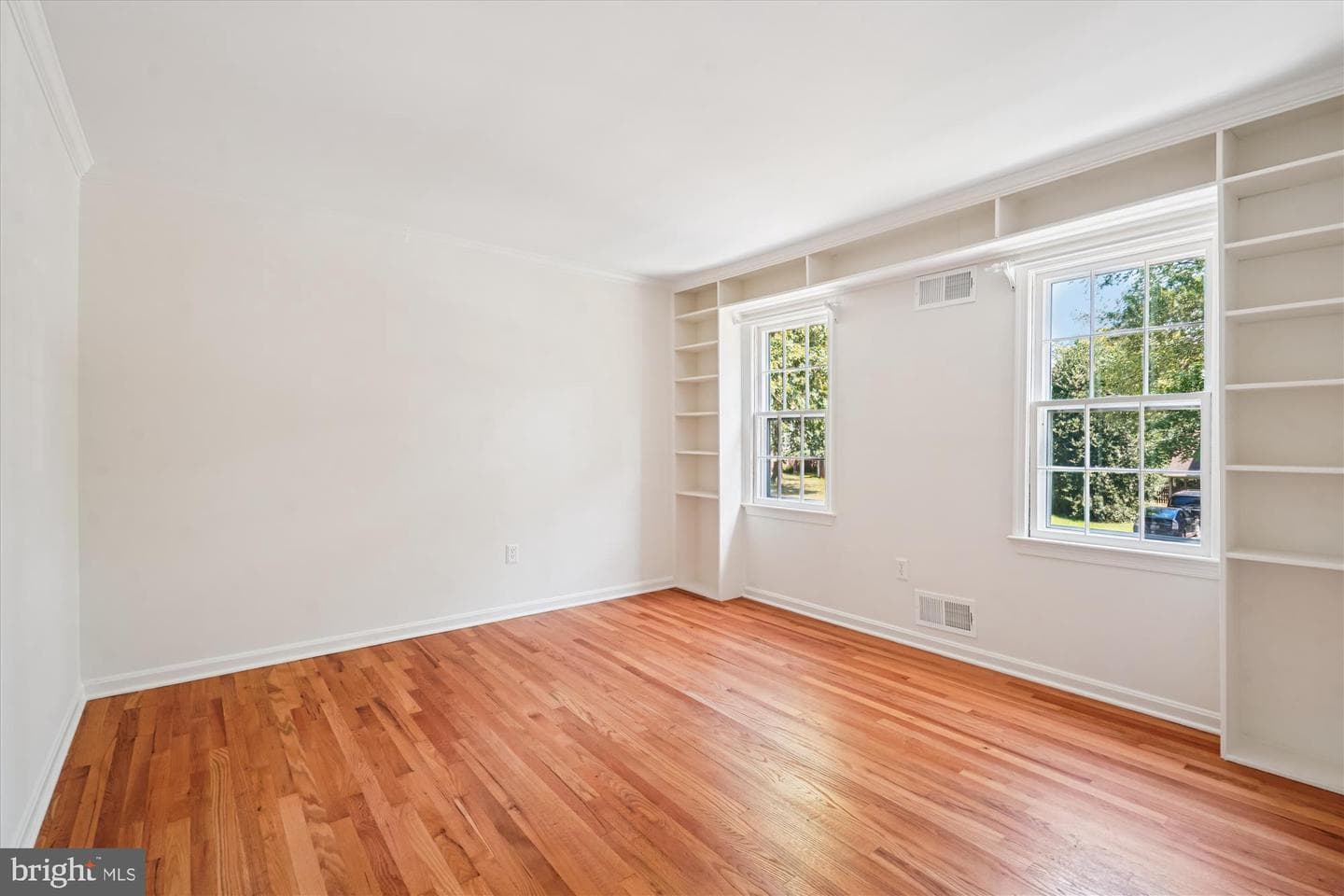 1510 Columbia Avenue photo 23