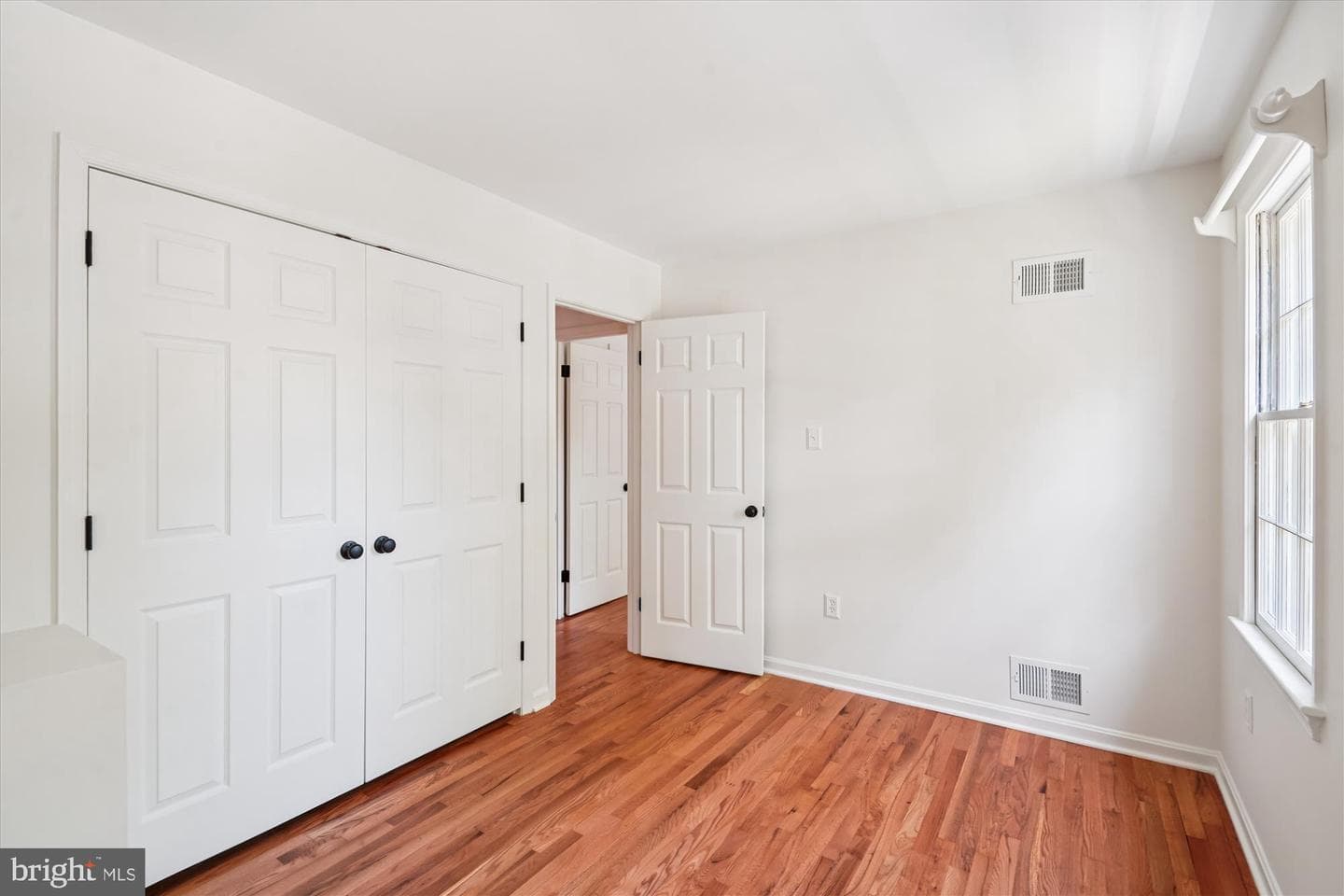 1510 Columbia Avenue photo 29