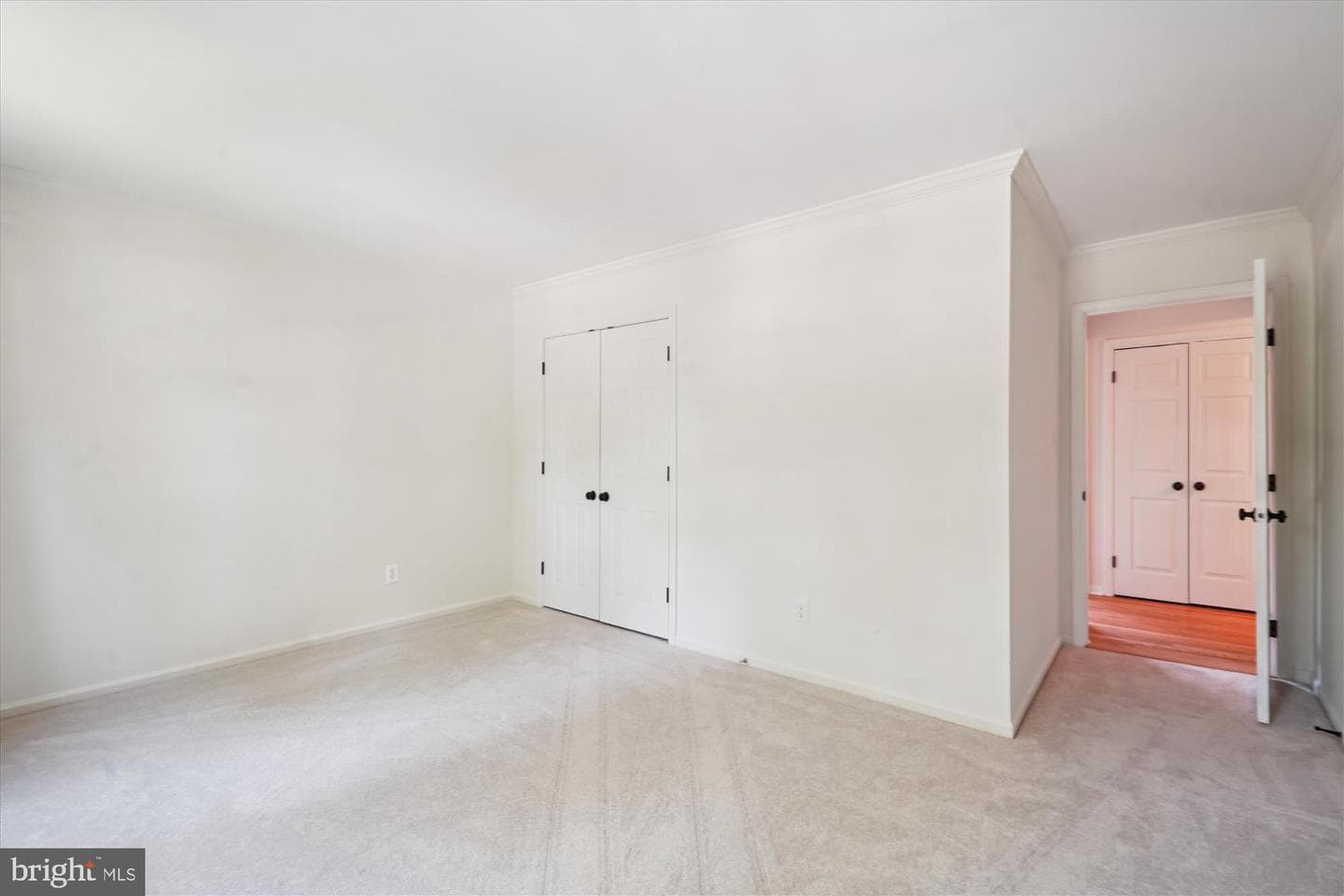 1510 Columbia Avenue photo 32