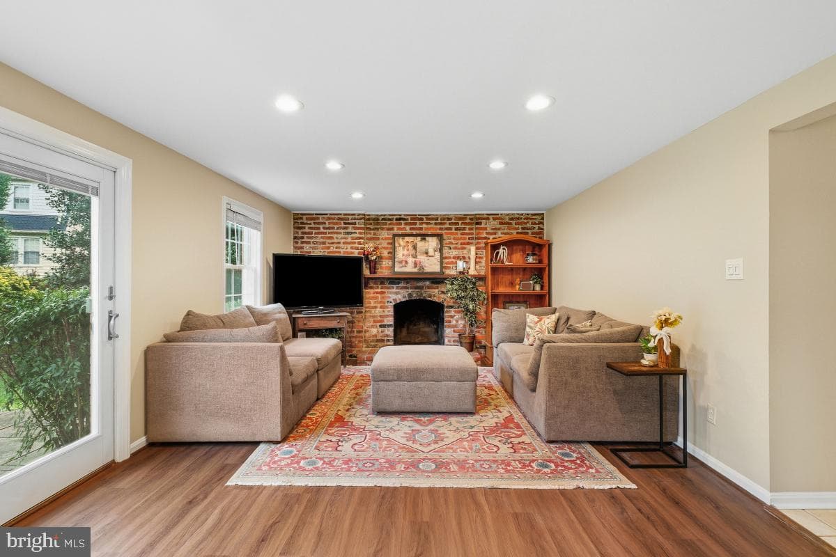 9405 Five Logs Way photo 15