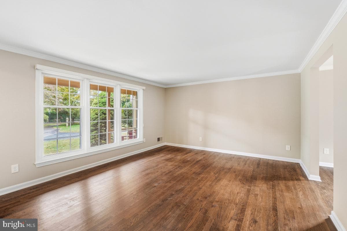 9405 Five Logs Way photo 17