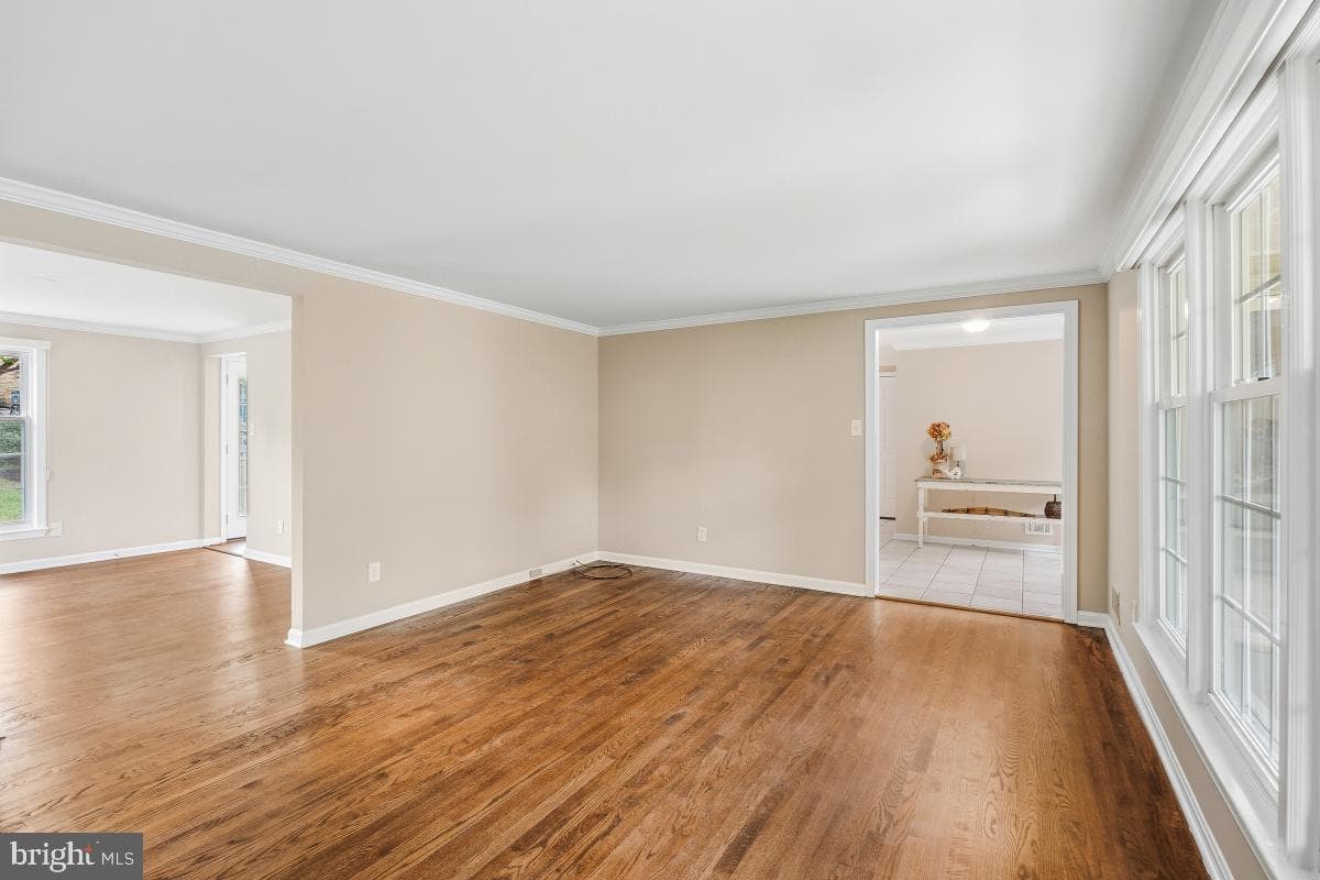 9405 Five Logs Way photo 19