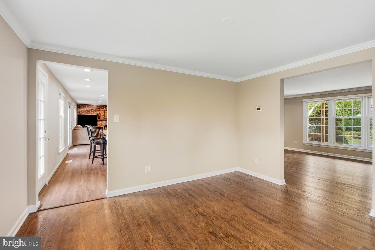 9405 Five Logs Way photo 22