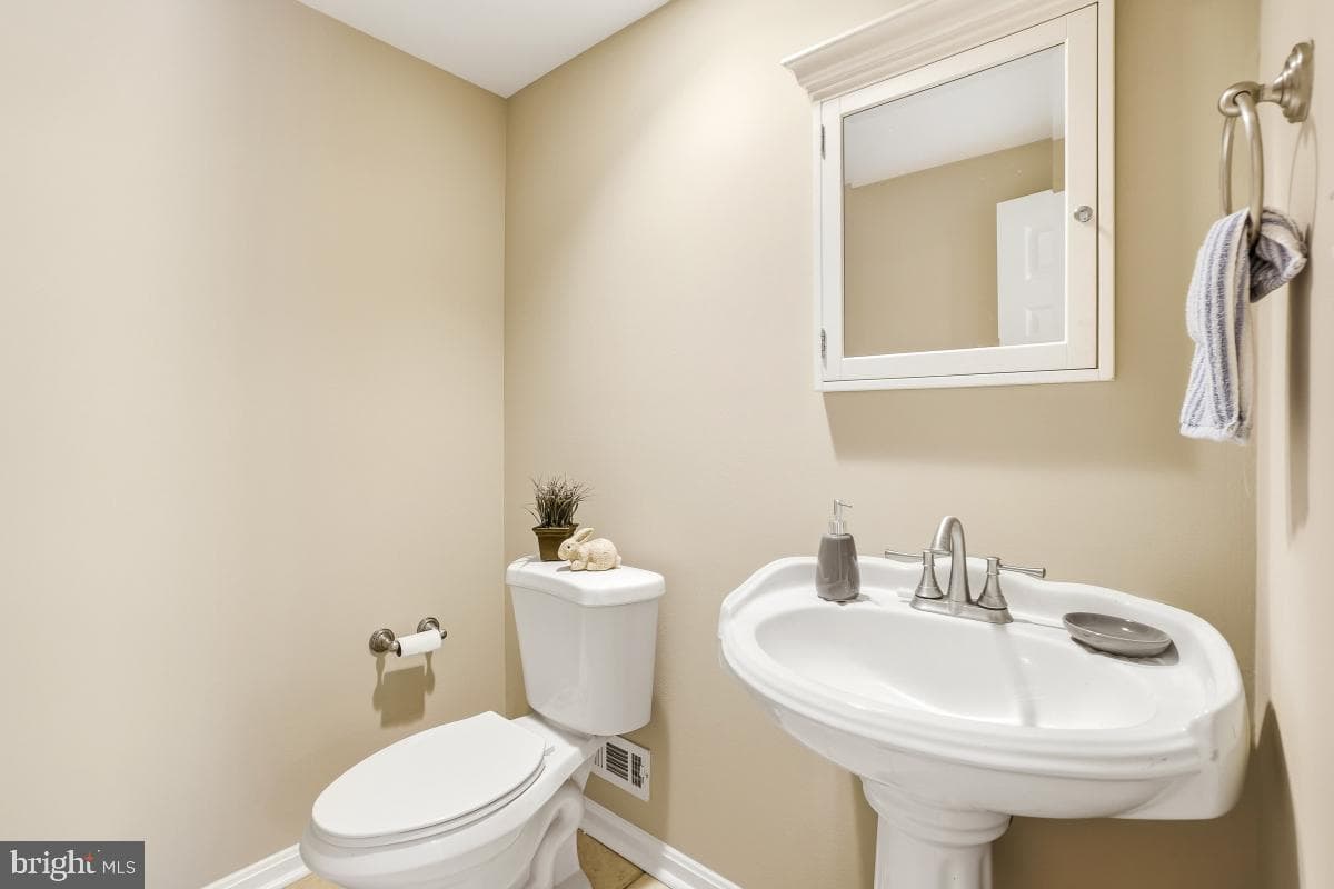 9405 Five Logs Way photo 23