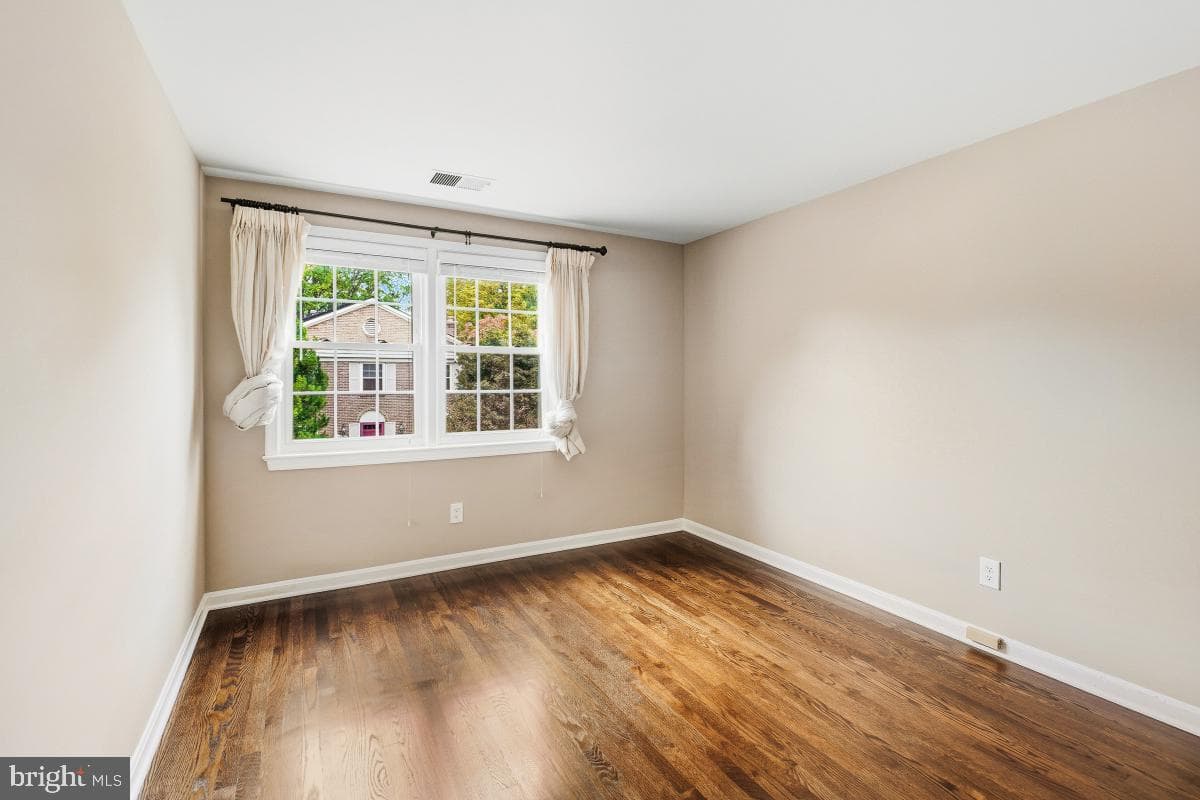 9405 Five Logs Way photo 32