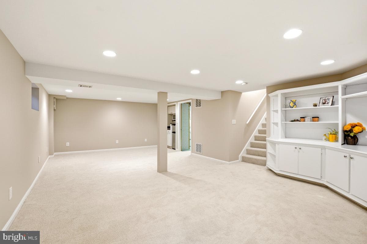 9405 Five Logs Way photo 35