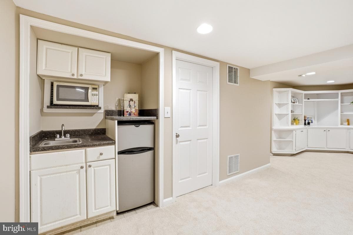 9405 Five Logs Way photo 38