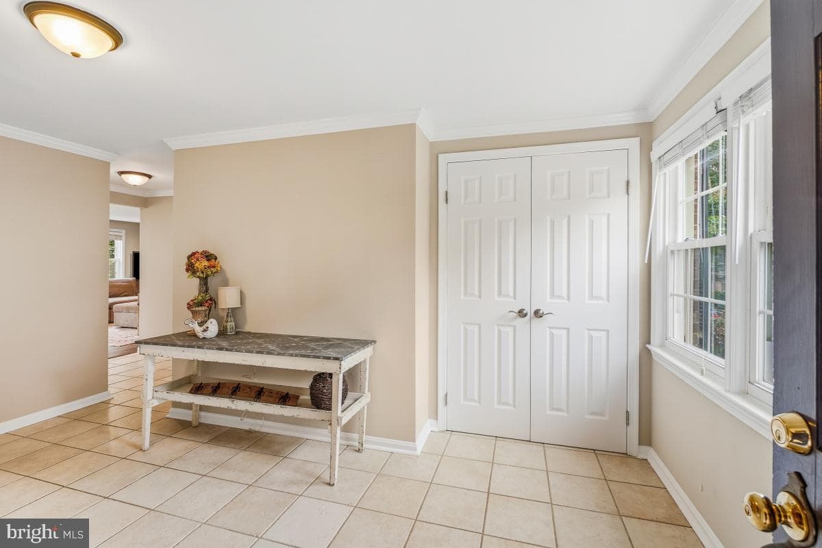9405 Five Logs Way photo 4