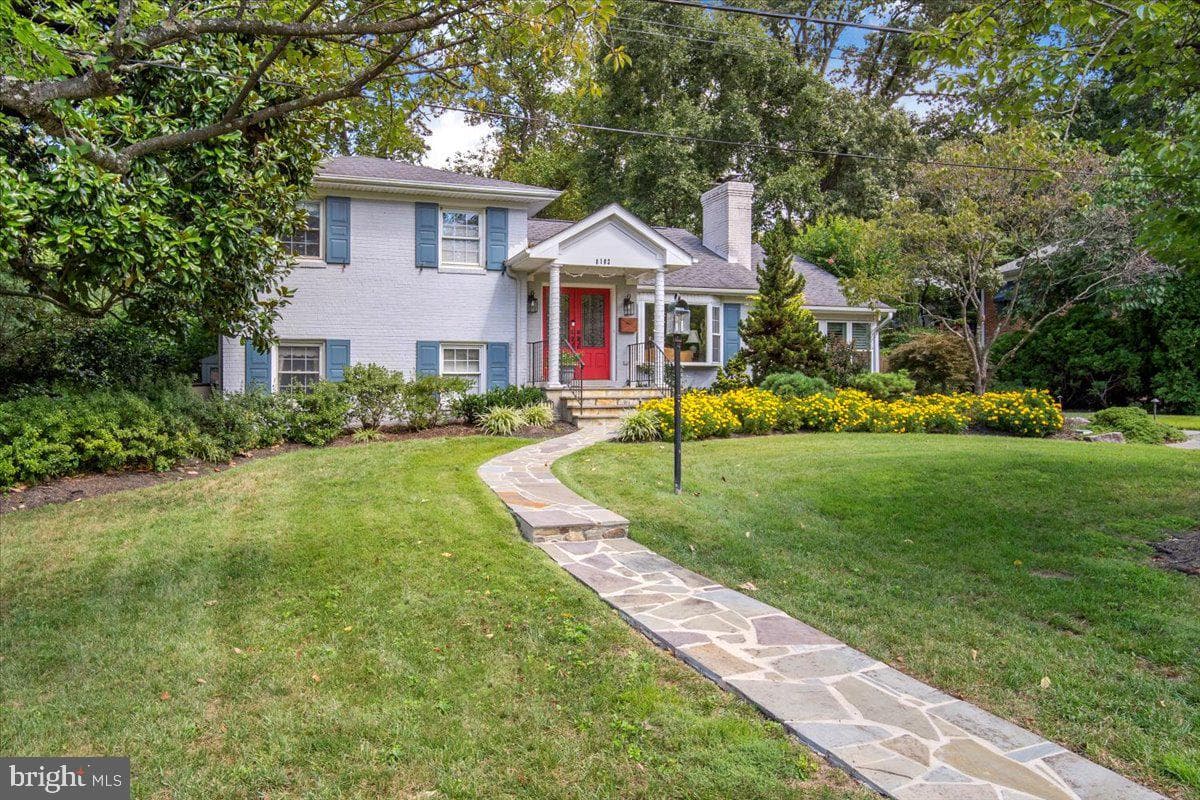 8102 Thoreau Drive photo 2