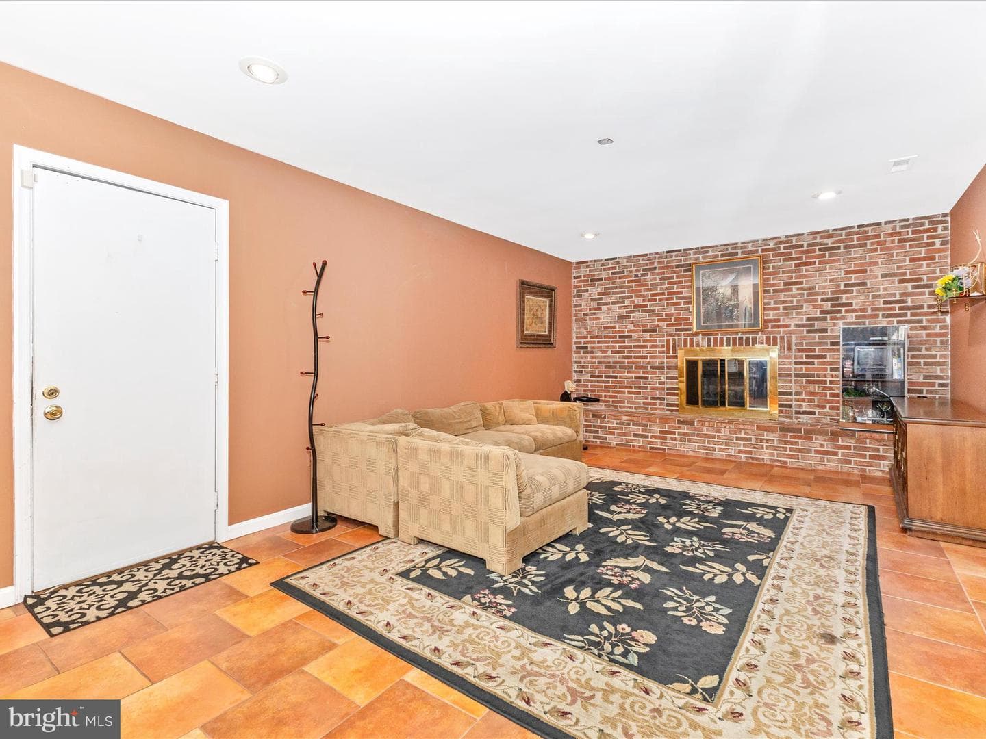 14320 Fairdale Road photo 19