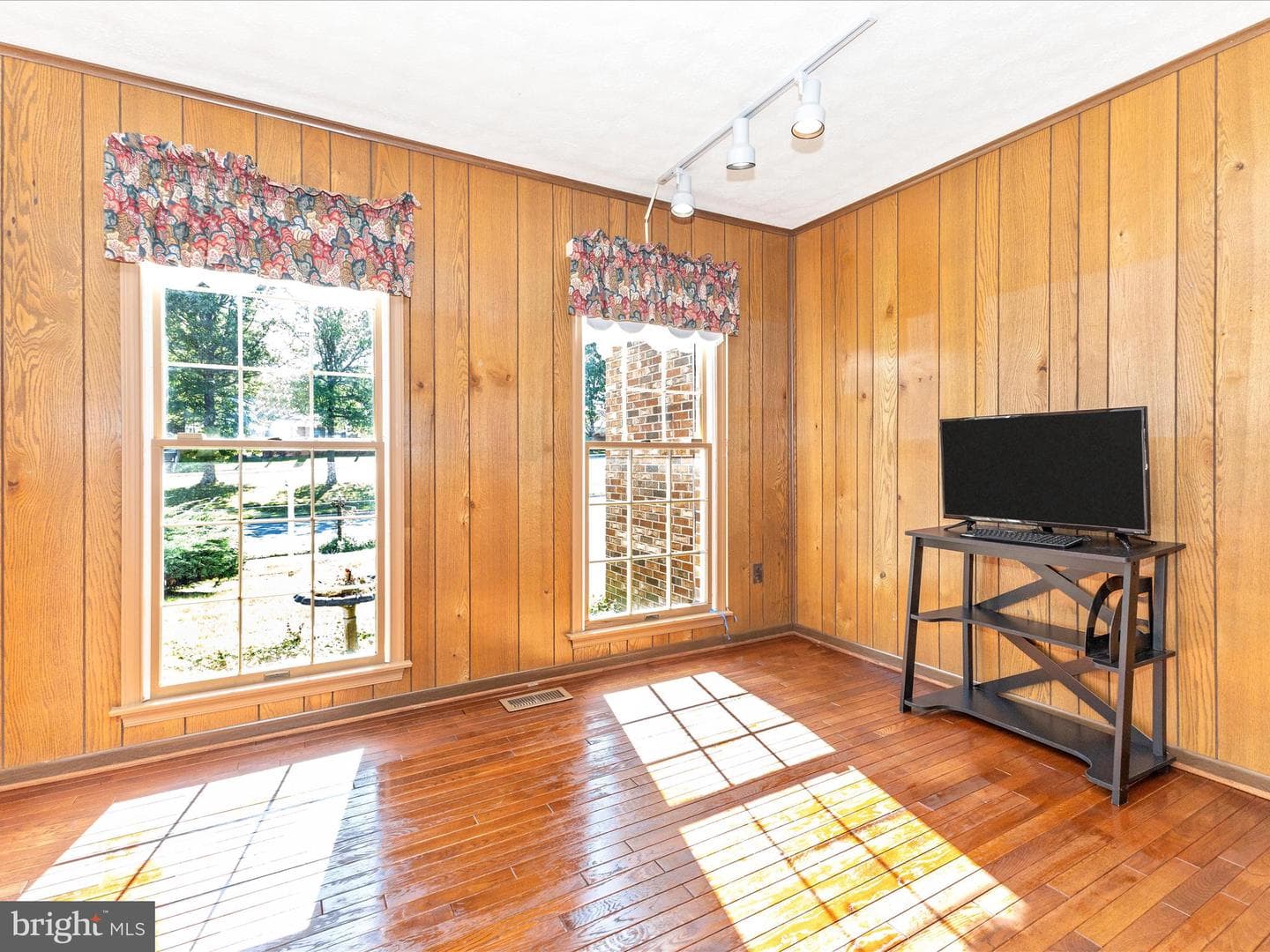 14320 Fairdale Road photo 21