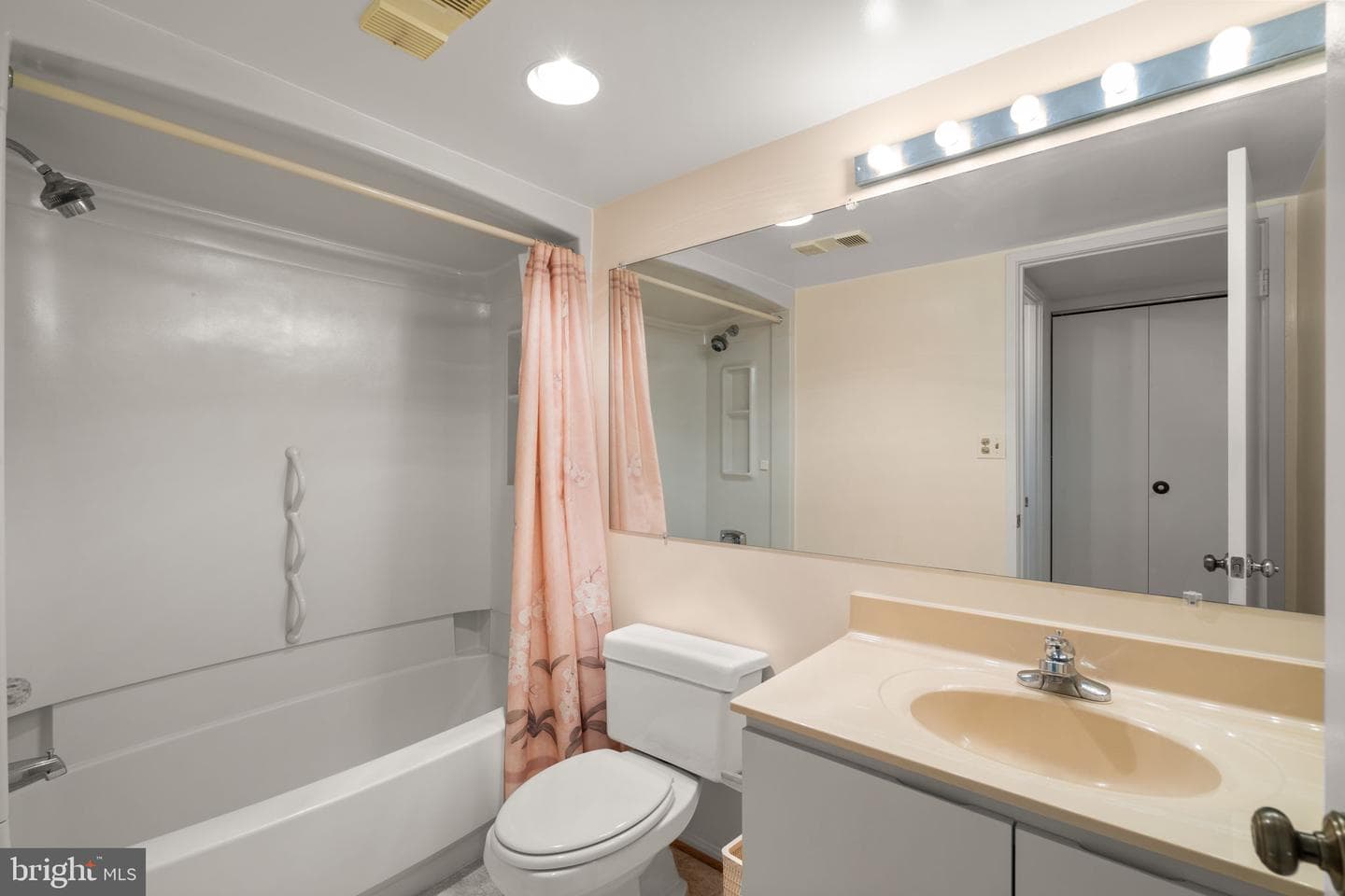 15100 Interlachen Drive #4-918 photo 19