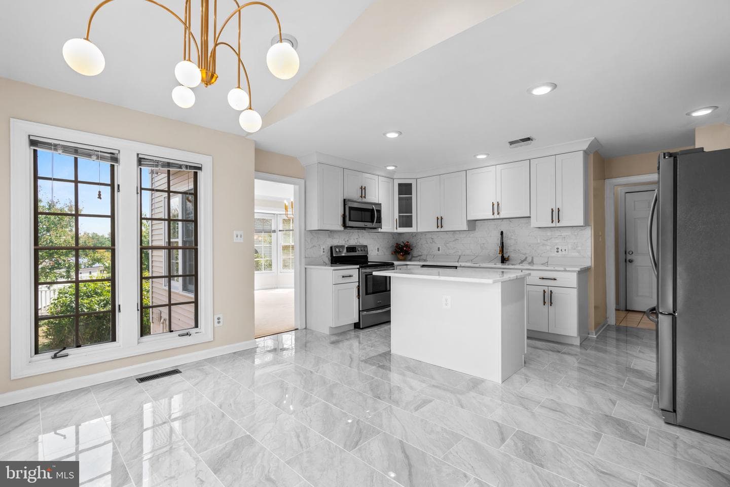 14907 Meanderwood Lane photo 9