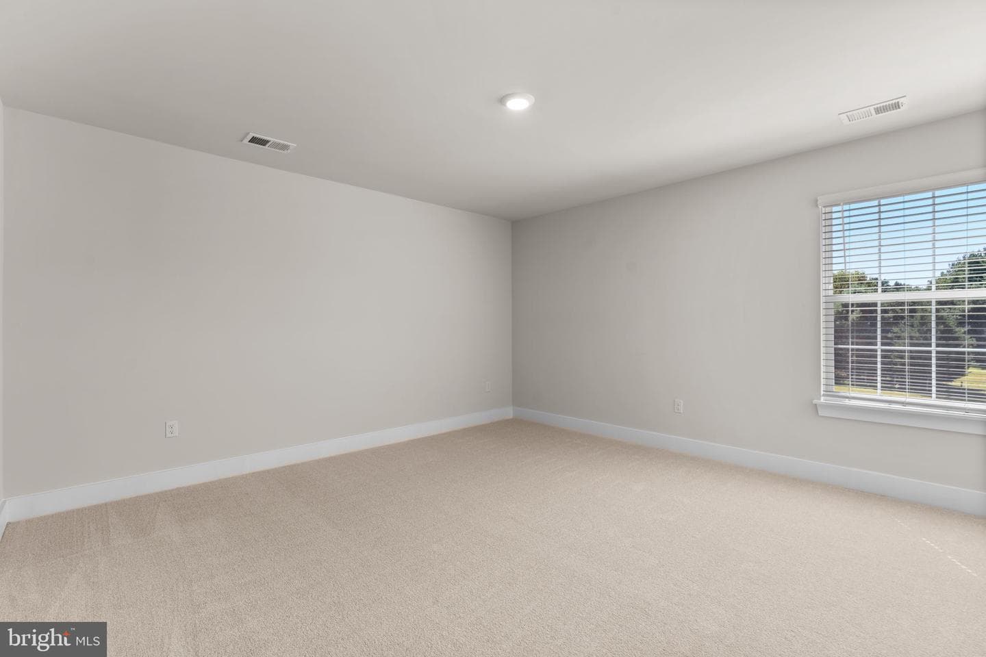 21708 Woodfield Road photo 41