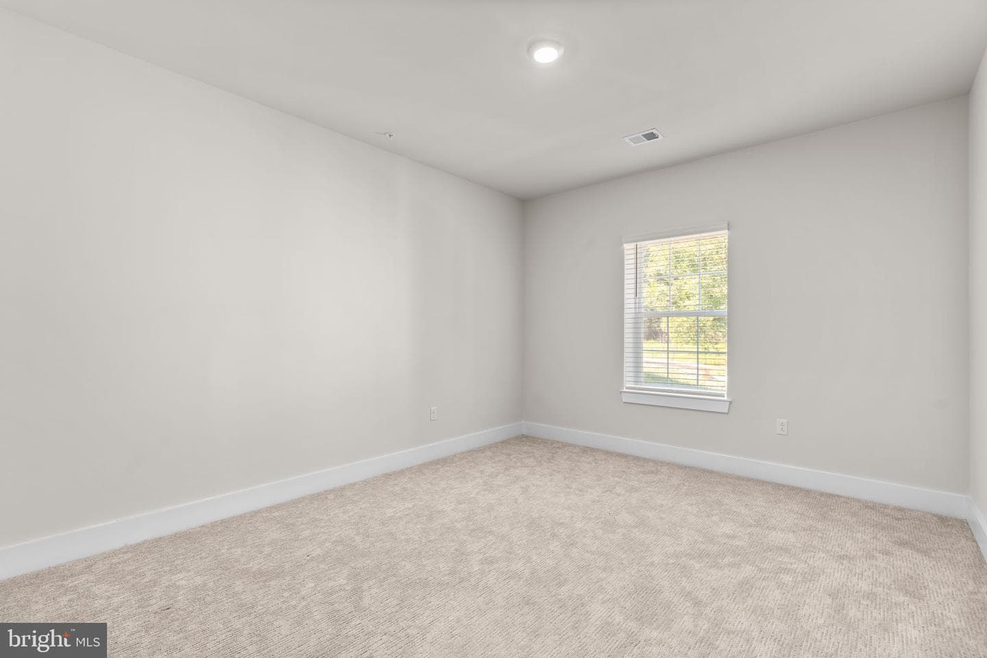 21708 Woodfield Road photo 50