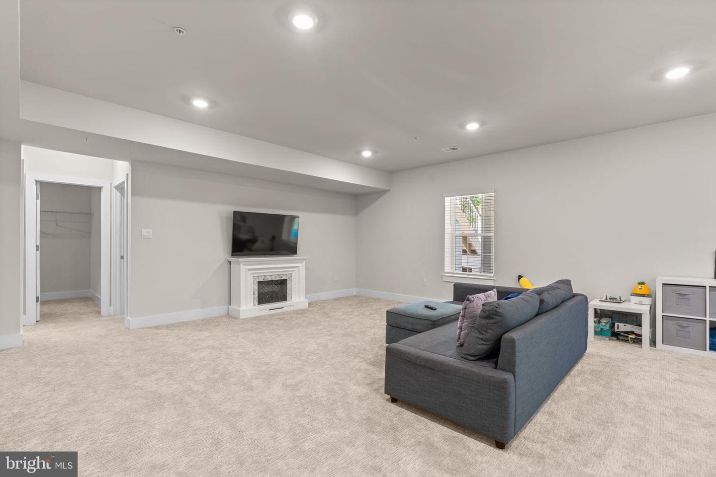 21708 Woodfield Road photo 54