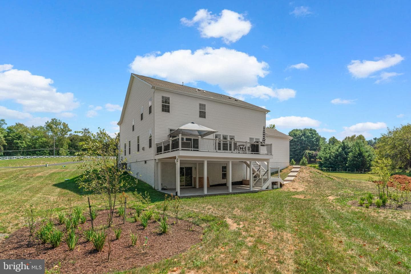 21708 Woodfield Road photo 63