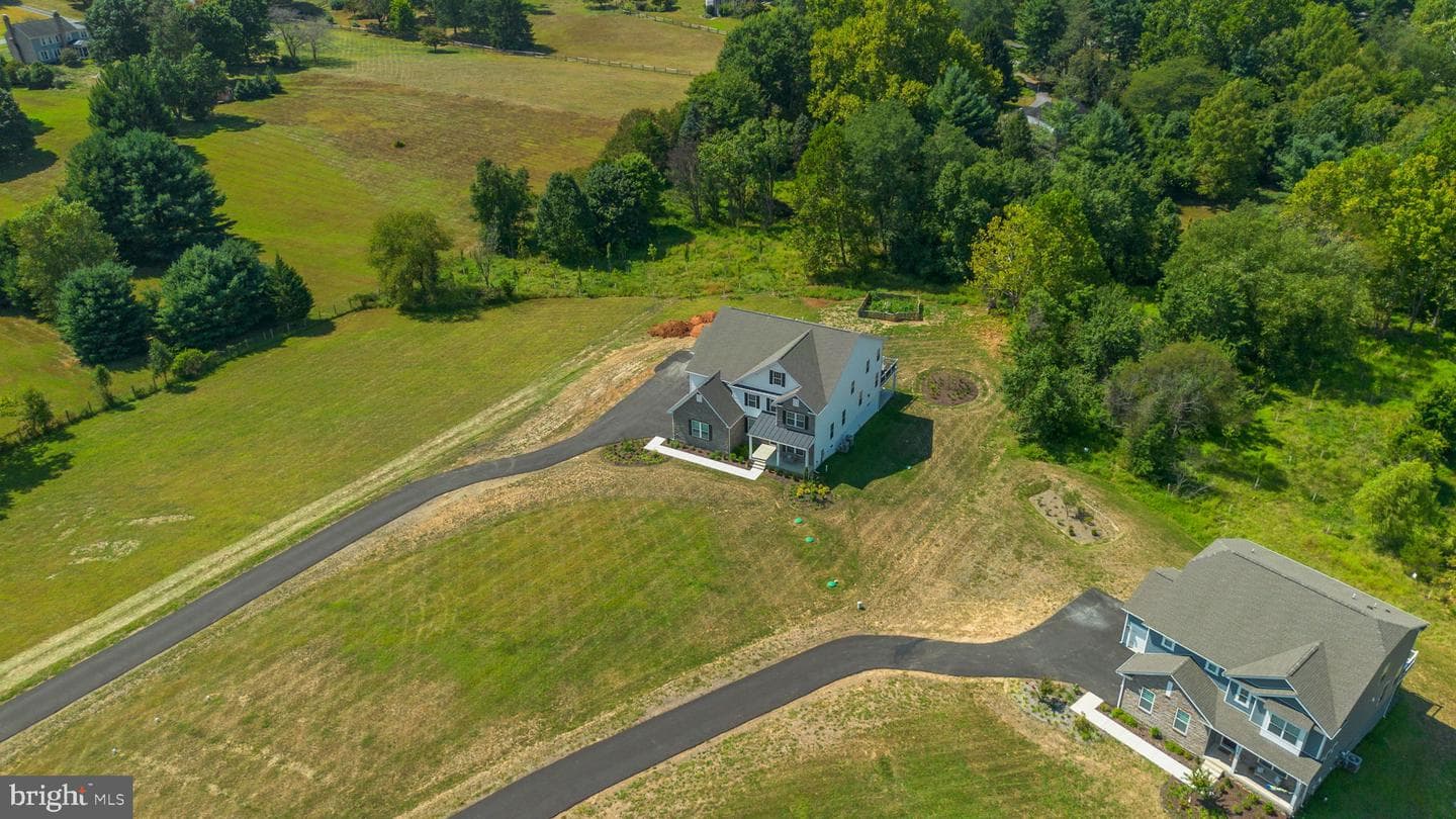 21708 Woodfield Road photo 69