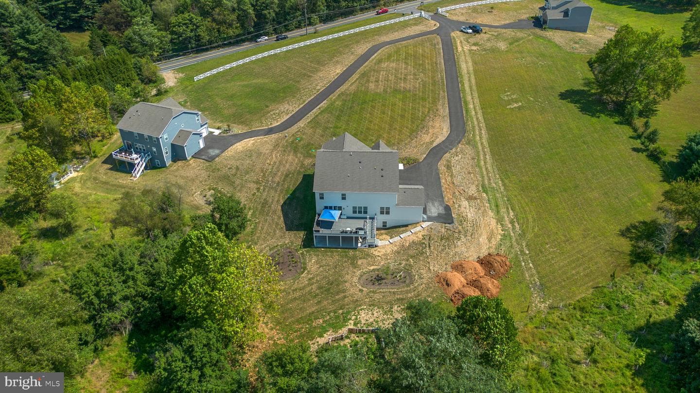 21708 Woodfield Road photo 71