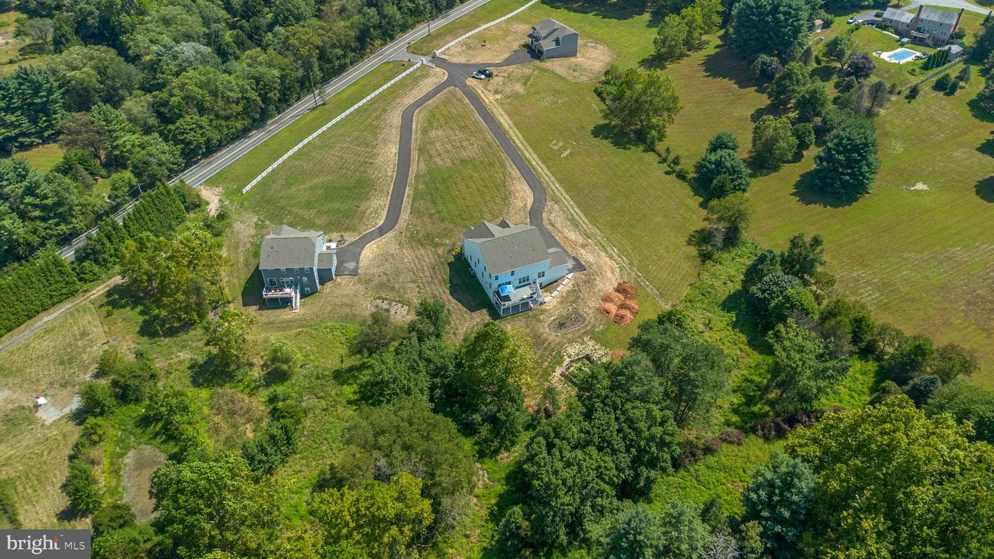 21708 Woodfield Road photo 72