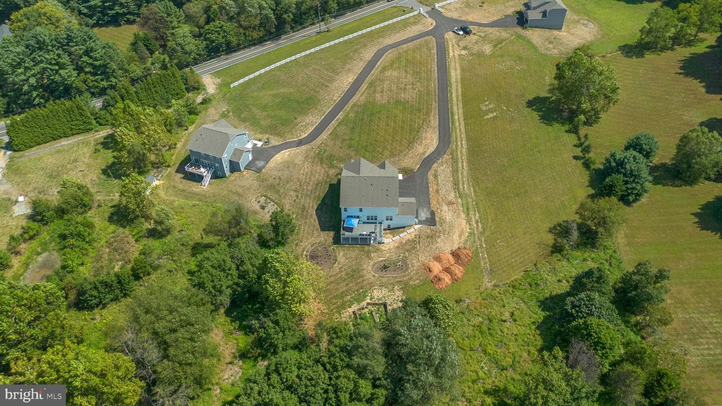 21708 Woodfield Road photo 73