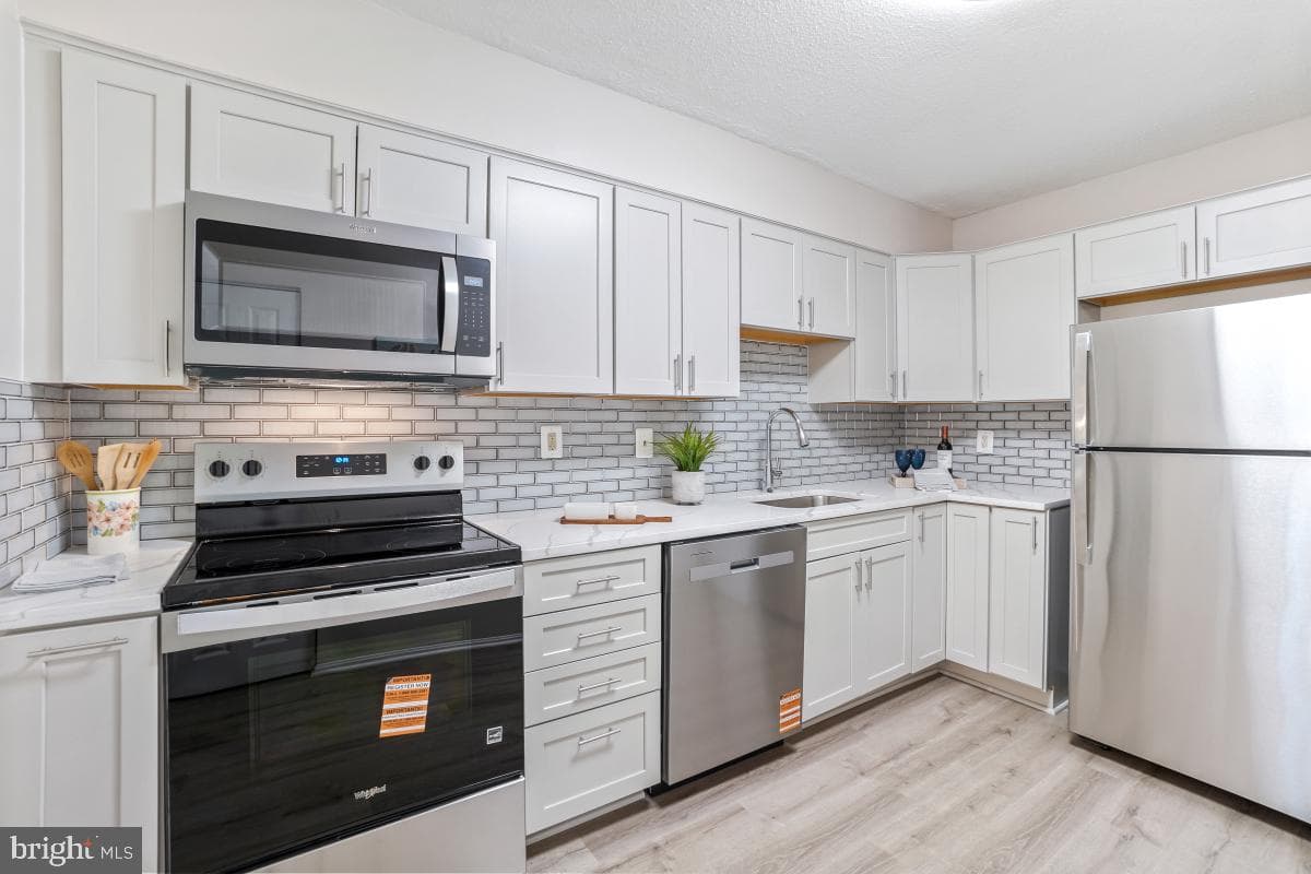 15100 Interlachen Drive #4-716 photo 23