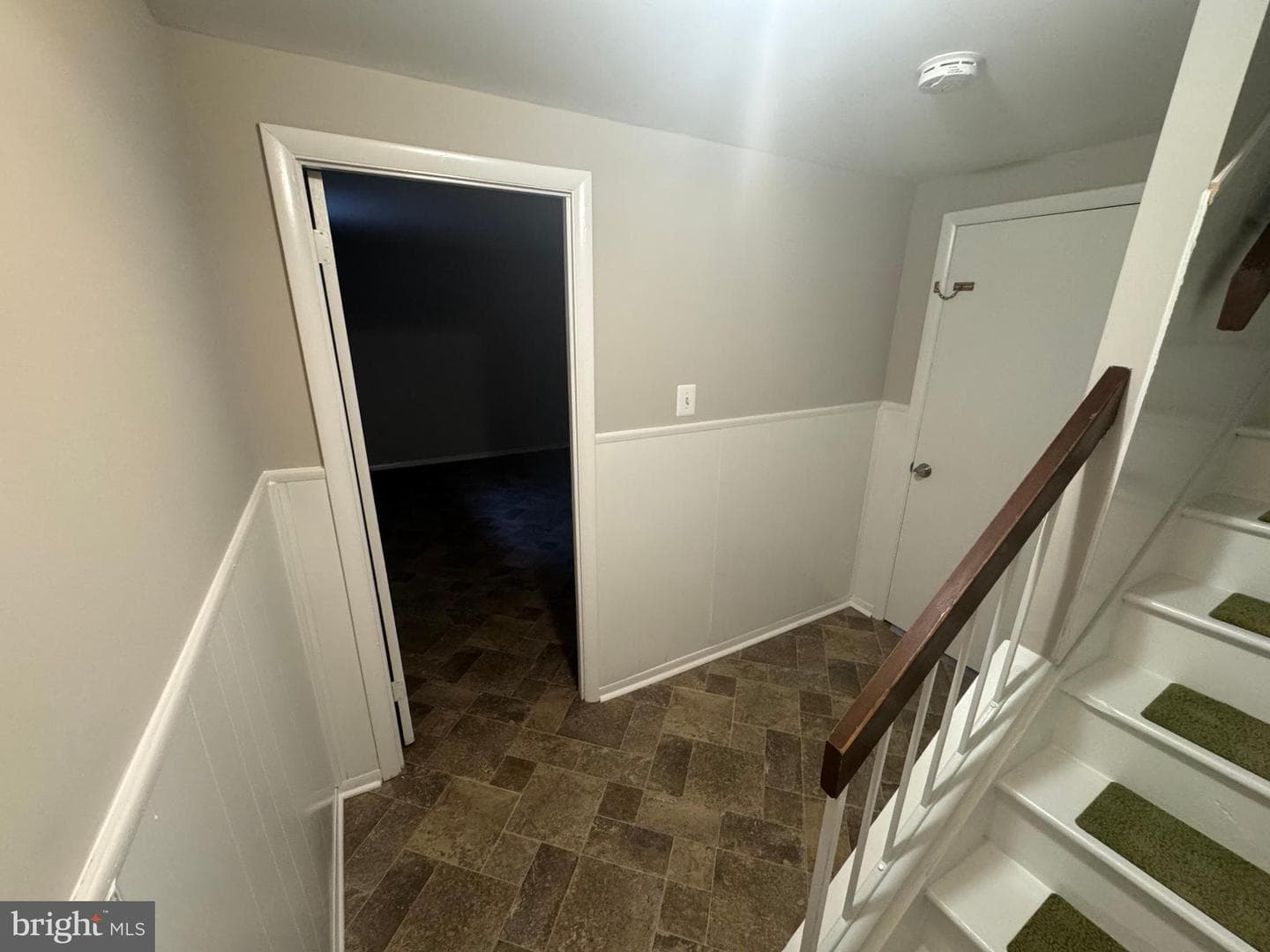 8958 Centerway Road photo 17