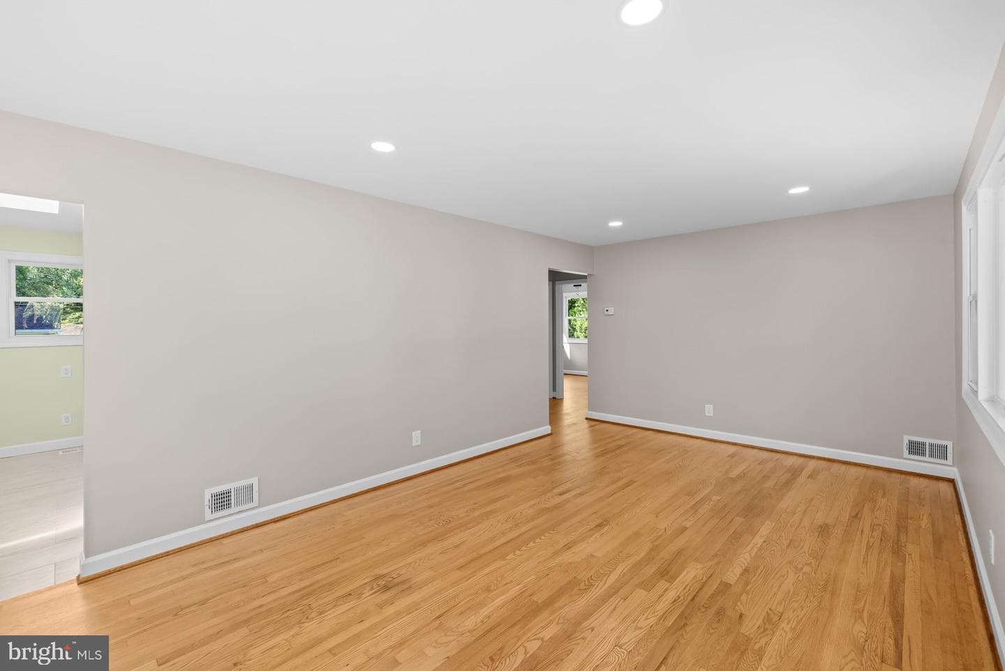 1019 Scott Avenue photo 12