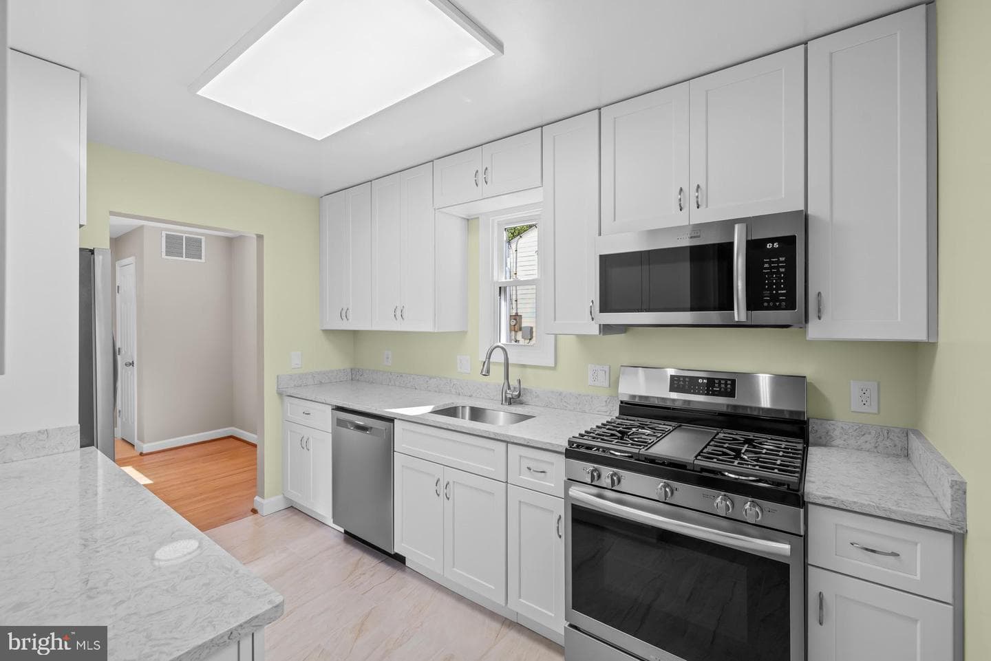 1019 Scott Avenue photo 14